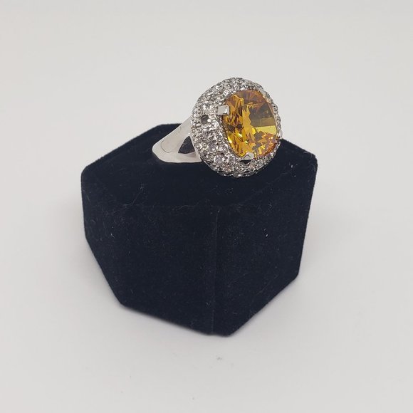 Simulated Yellow & Clear Gemstone Ring Size 6 - Picture 4 of 8